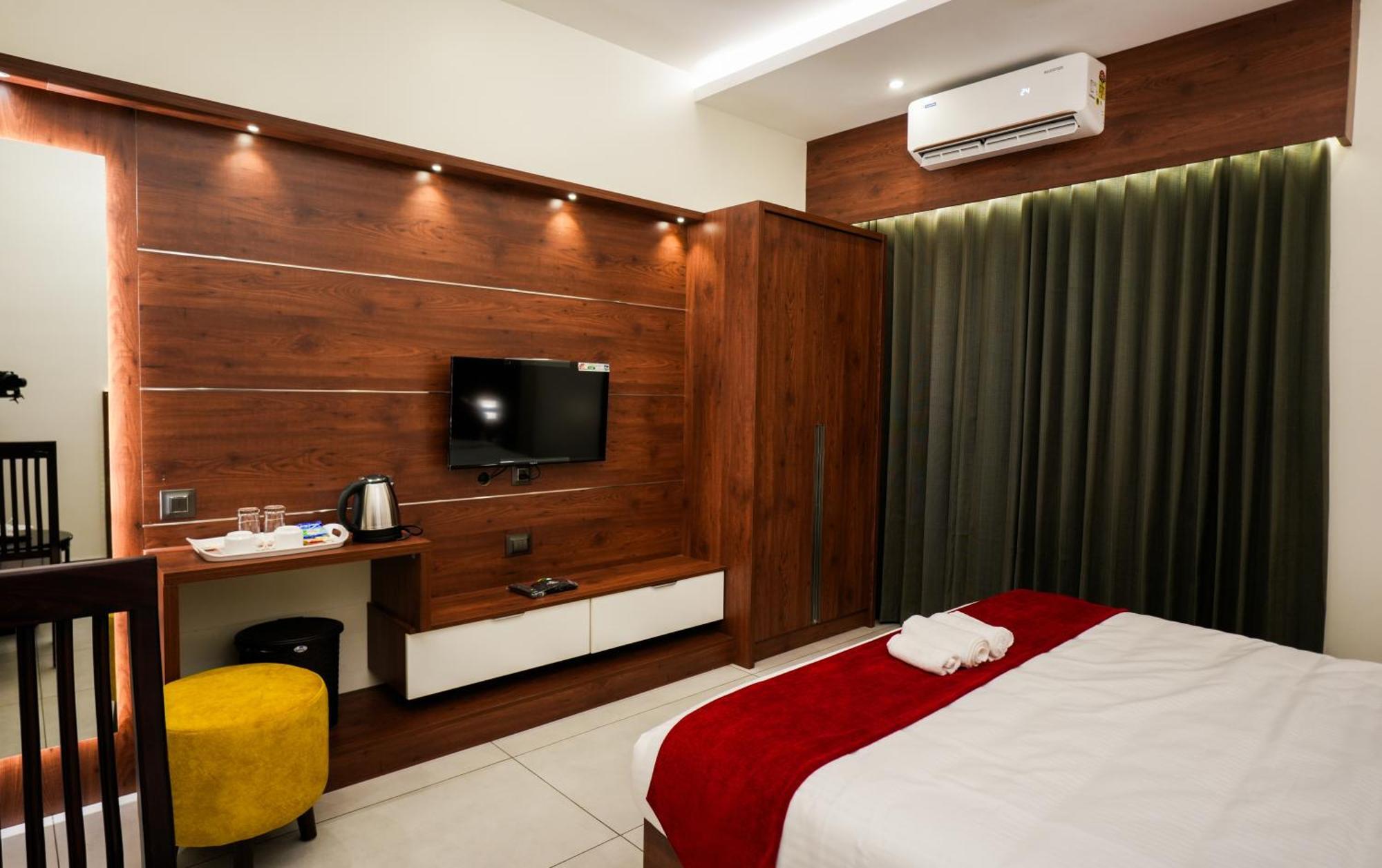 Hotel 24Inn Residency Pathanamthitta Exterior photo
